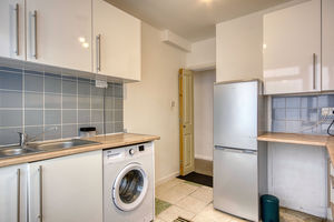 Kitchen- click for photo gallery